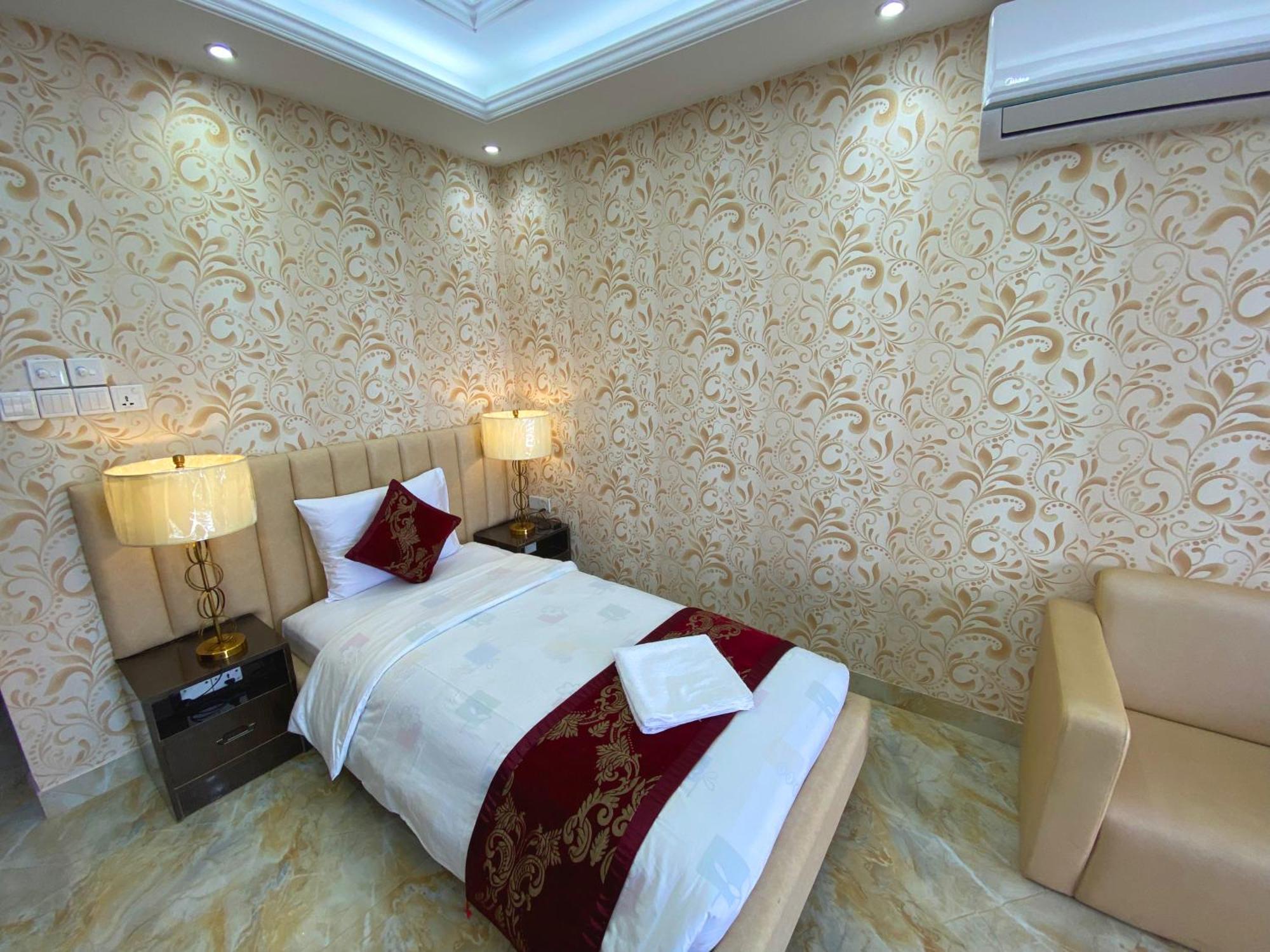 Noakhali Hotel Valentino מראה חיצוני תמונה