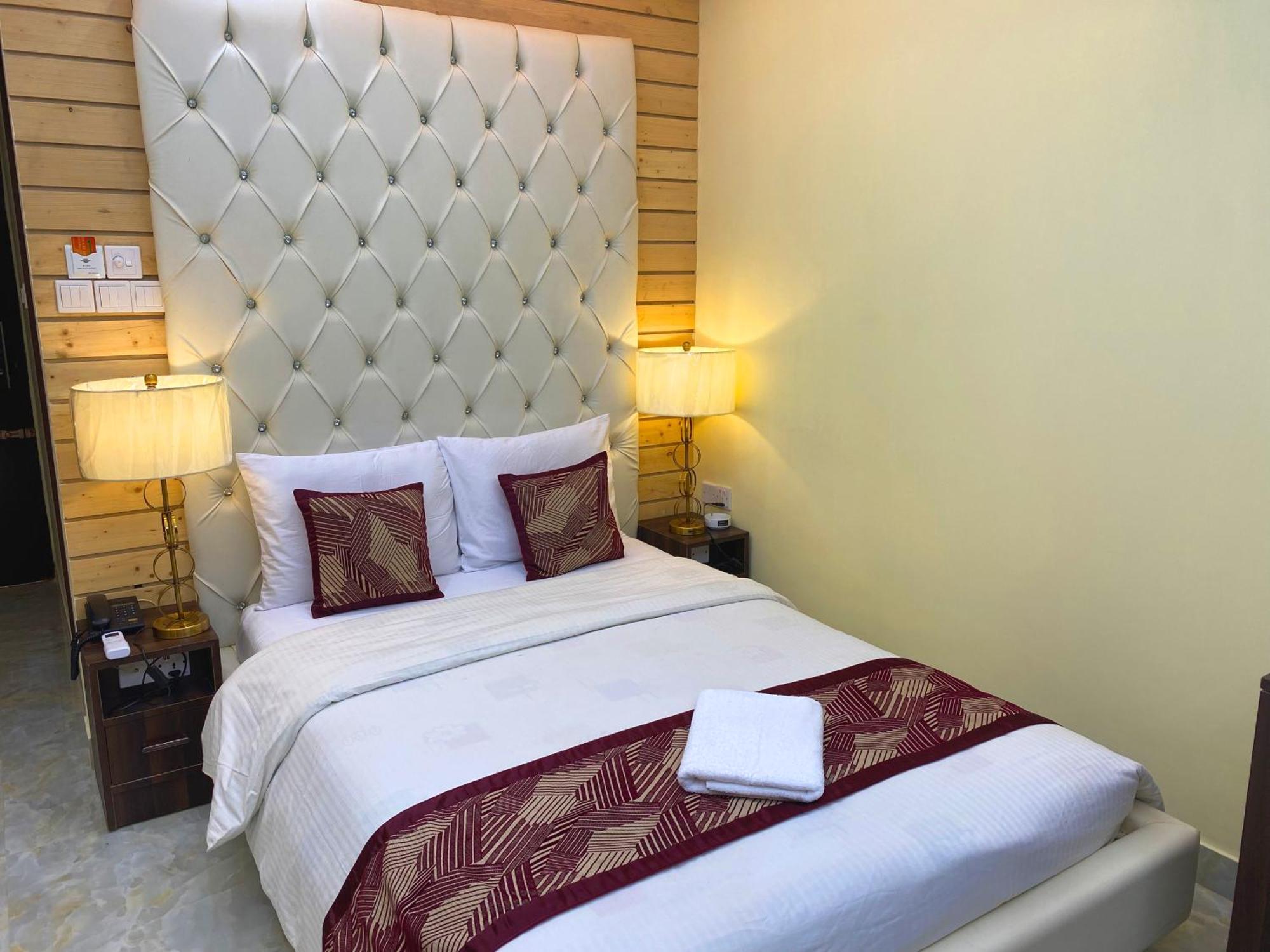 Noakhali Hotel Valentino מראה חיצוני תמונה
