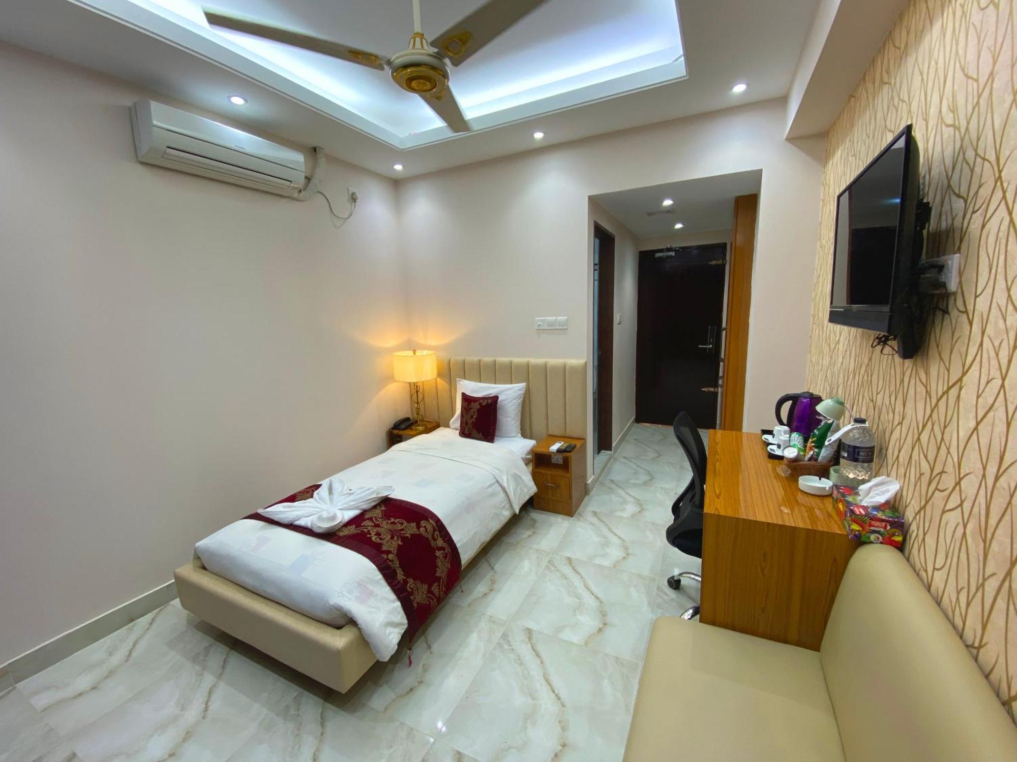 Noakhali Hotel Valentino מראה חיצוני תמונה